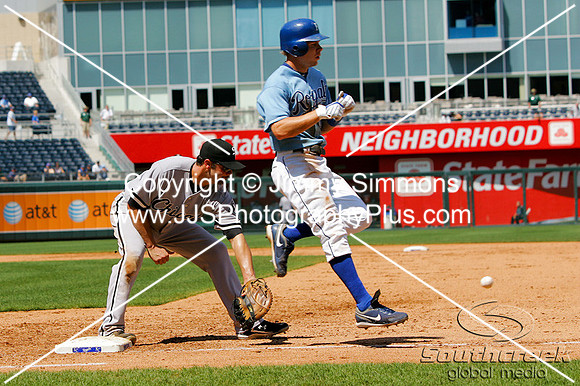 MLB BASEBALLL 2010: August 22 Kansas City Royals  defeat Chicago White Sox 3-2